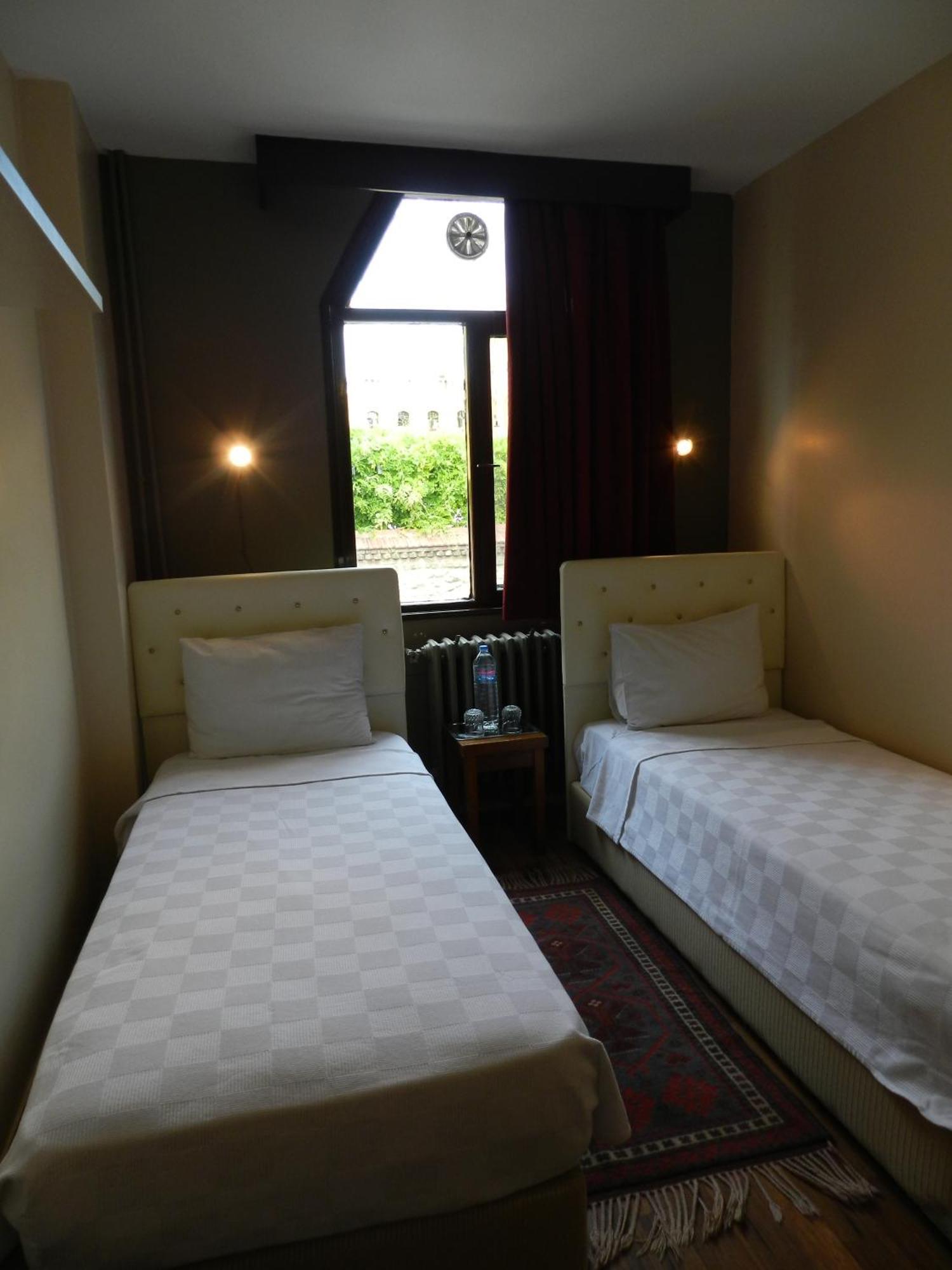 Berk Guest House - Grandma'S House Стамбул Номер фото