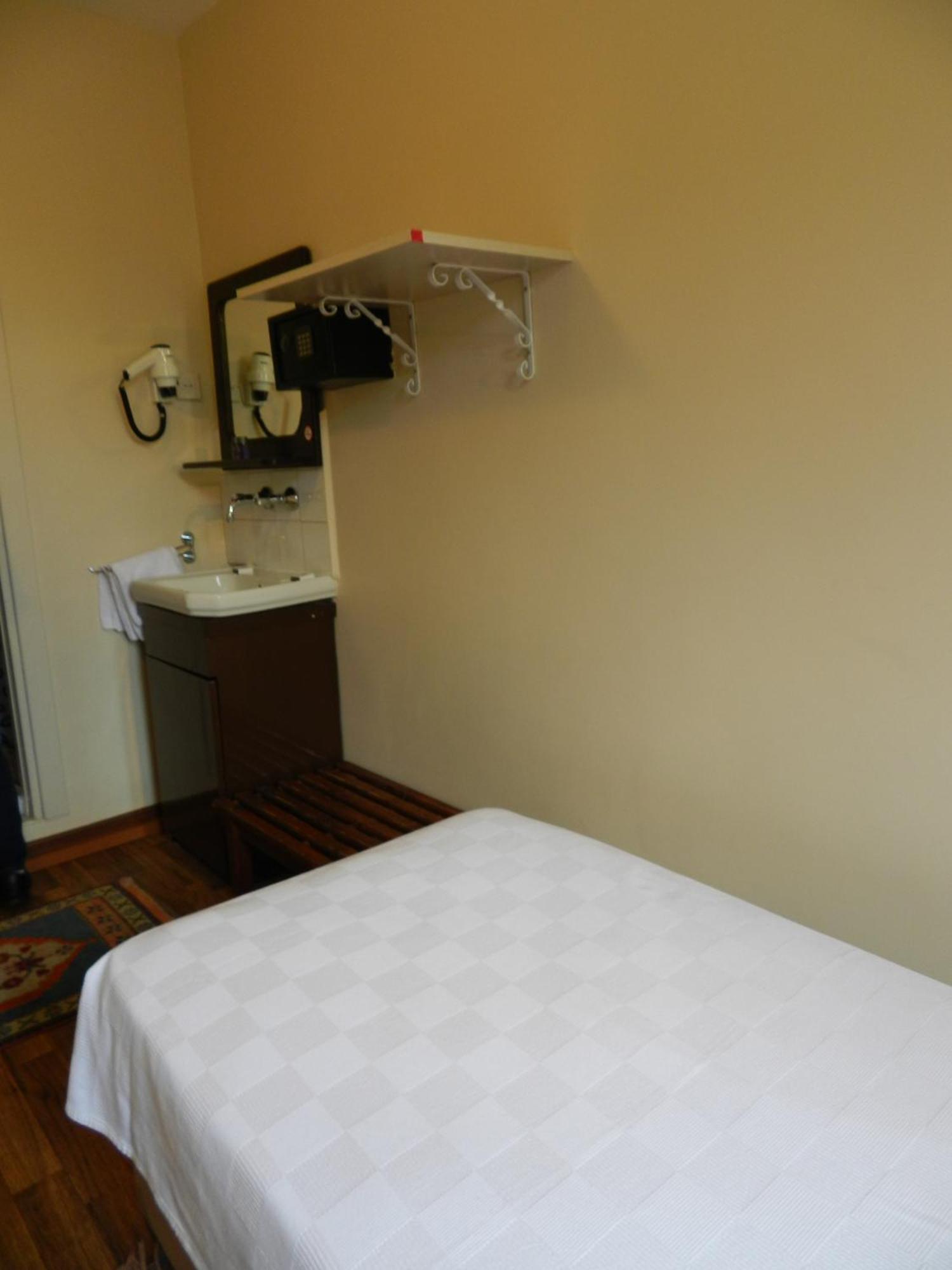 Berk Guest House - Grandma'S House Стамбул Номер фото