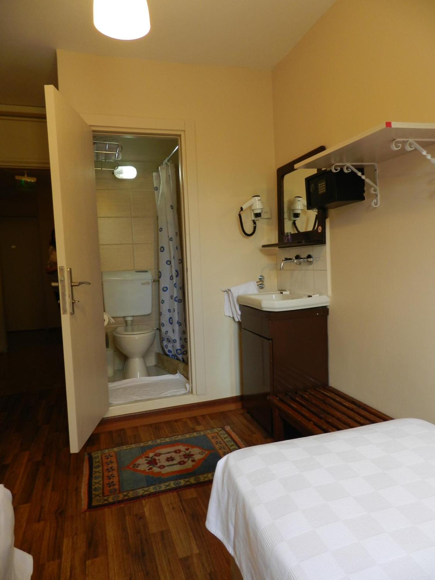 Berk Guest House - Grandma'S House Стамбул Номер фото