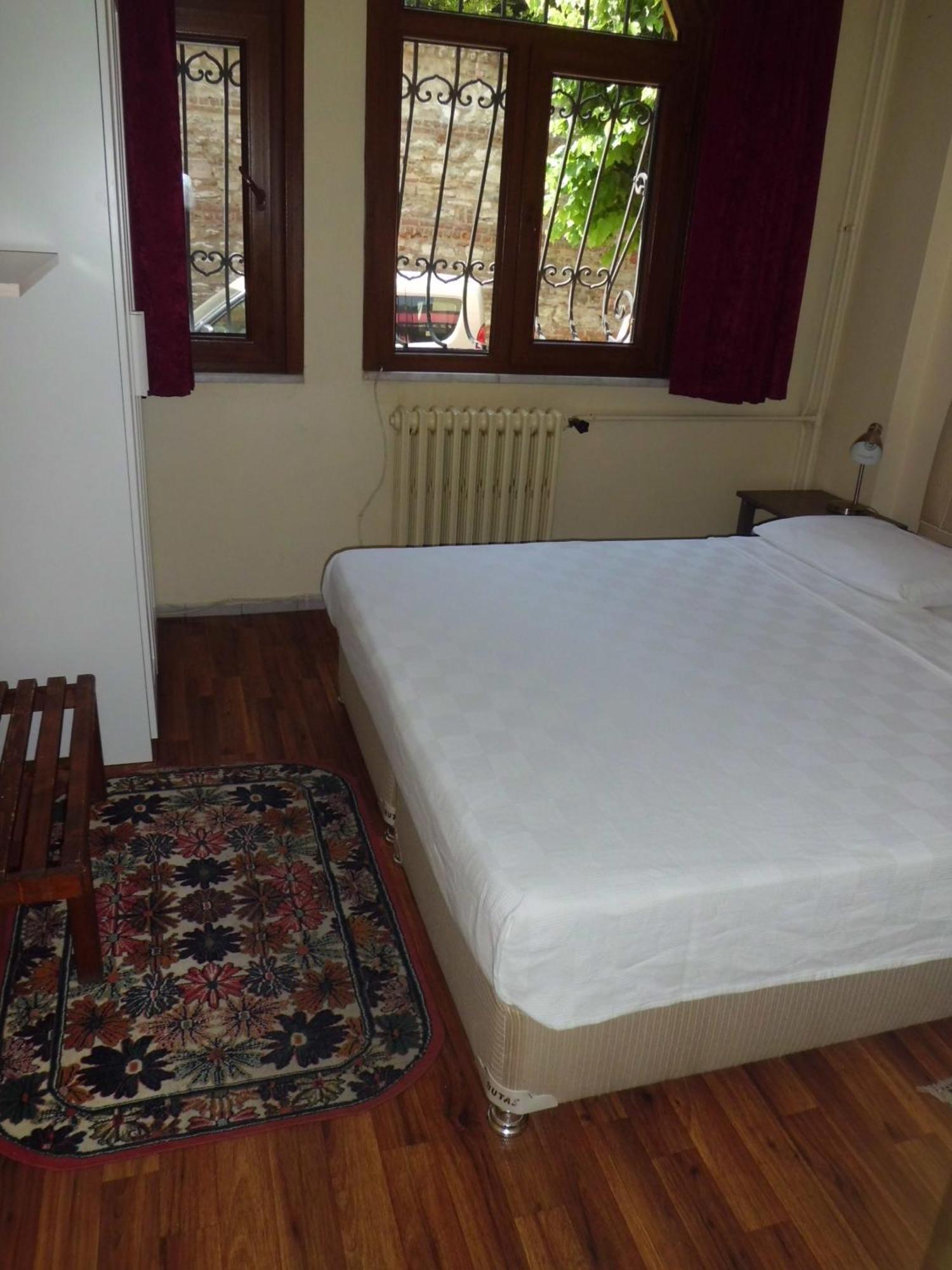 Berk Guest House - Grandma'S House Стамбул Номер фото